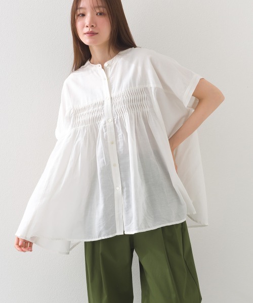 OMNES(オムネス)の「コットンボイルタックギャザーシャツ半袖(シャツ/ブラウス・レディース・ホワイト/ブラック/ベージュ/グリーン/マスタード/ブラウン系その他/グリーン系その他/ブルー・FREE)」の17枚目の写真