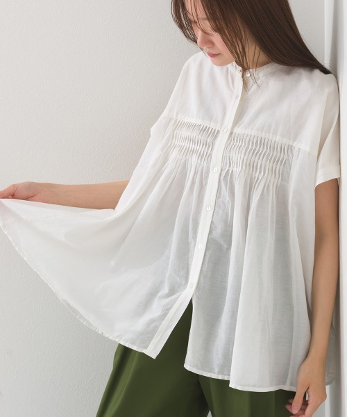 OMNES(オムネス)の「コットンボイルタックギャザーシャツ半袖(シャツ/ブラウス・レディース・ホワイト/ブラック/ベージュ/グリーン/マスタード/ブラウン系その他/グリーン系その他/ブルー・FREE)」の20枚目の写真