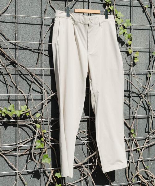 ITEMS URBANRESEARCH(アイテムズ アーバンリサーチ)の「『セットアップ対応』吸水速乾 ドットメッシュ パンツ(その他パンツ・メンズ・ブラック/カーキ/グレー系その他・MEDIUM/LARGE)」の1枚目の写真