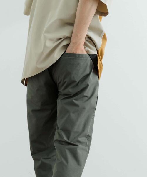 ITEMS URBANRESEARCH(アイテムズ アーバンリサーチ)の「『セットアップ対応』吸水速乾 ドットメッシュ パンツ(その他パンツ・メンズ・ブラック/カーキ/グレー系その他・MEDIUM/LARGE)」の21枚目の写真