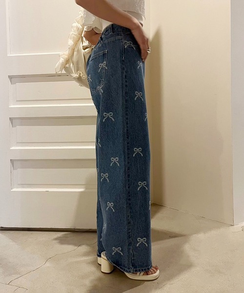 one after another NICE CLAUP(ワンアフターアナザーナイスクラップ)の「リボンワイドデニムパンツ(デニムパンツ・レディース・ブルー/ネイビー/サックスブルー・MEDIUM/SMALL)」の13枚目の写真