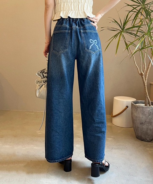 one after another NICE CLAUP(ワンアフターアナザーナイスクラップ)の「リボンワイドデニムパンツ(デニムパンツ・レディース・ブルー/ネイビー/サックスブルー・MEDIUM/SMALL)」の14枚目の写真