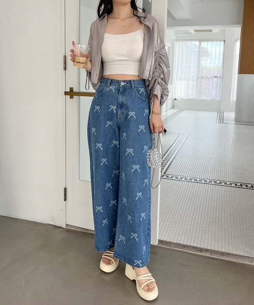 one after another NICE CLAUP(ワンアフターアナザーナイスクラップ)の「リボンワイドデニムパンツ(デニムパンツ・レディース・ブルー/ネイビー/サックスブルー・MEDIUM/SMALL)」の5枚目の写真