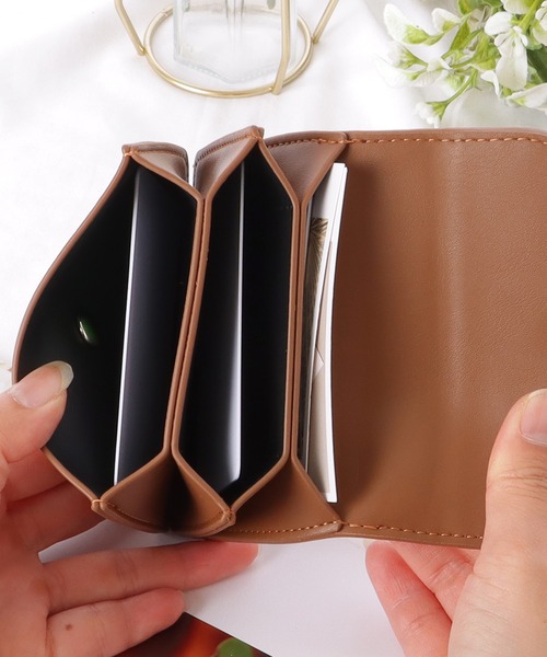 ラウンド フラップ 3ポケット コンパクト ウォレット（財布）｜Lace