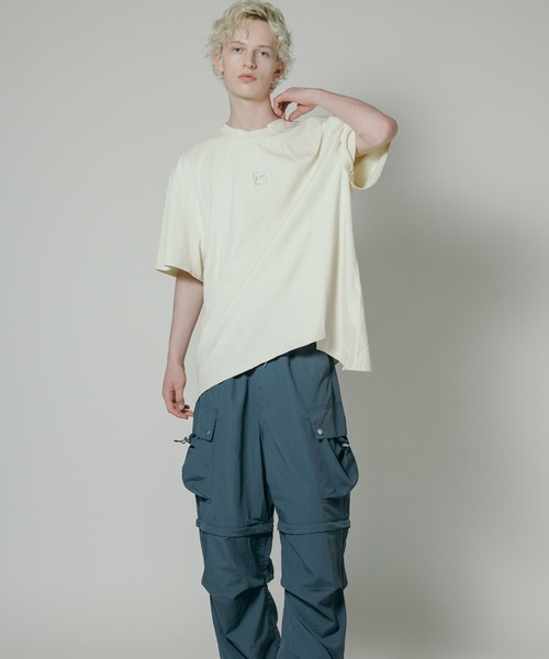 VI E DIT(ヴィエディット)の「Bleach Washed T-shirt/ダスティーウォッシュアシンメトリーTシャツ(Tシャツ/カットソー・メンズ・レッド/ホワイト/グレー・MEDIUM/SMALL)」の13枚目の写真