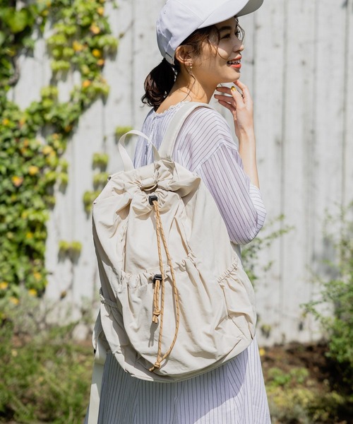 studio CLIP（スタディオクリップ）の「ナイロンドロストリュック（バックパック/リュック・レディース・チャコール/オフホワイト・FREE）」の6枚目の写真