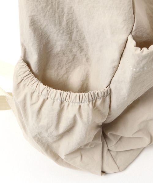 studio CLIP（スタディオクリップ）の「ナイロンドロストリュック（バックパック/リュック・レディース・チャコール/オフホワイト・FREE）」の15枚目の写真