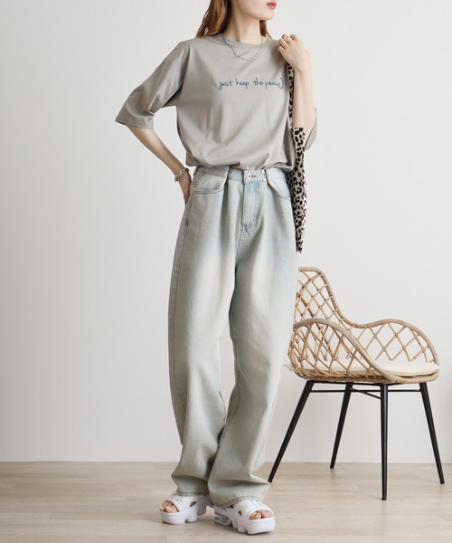 EGLANTINE(エグランティーヌ)の「Eglantine ロゴ刺繍シンプルTシャツ(Tシャツ/カットソー・レディース・エメラルド/ブラック/グレイッシュベージュ・40)」の21枚目の写真