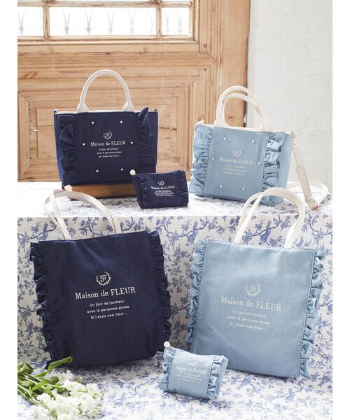 Maison de FLEUR（メゾンドフルール）の「デニムフリルトートバッグ（トートバッグ・レディース・インディゴブルー/ライトブルー・FREE）」の3枚目の写真