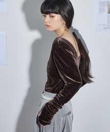 THE YOn | シャーリングカフベロアフィンガーホールトップス(Tシャツ/カットソー)