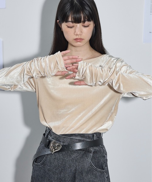 ohga ベロアトップス　美品♡ シャーリングカフベロアフィンガーホールトップス（Tシャツ
