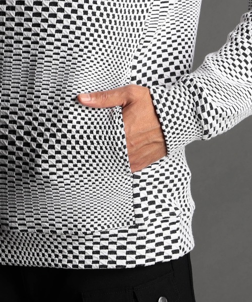 NICOLE CLUB FOR MEN（ニコルクラブフォーメン）の「ジオメトリックプルオーバーパーカー（パーカー・メンズ・オフホワイト/ホワイト系/ブラック×グレー・MEDIUM/LARGE/X-LARGE）」の11枚目の写真