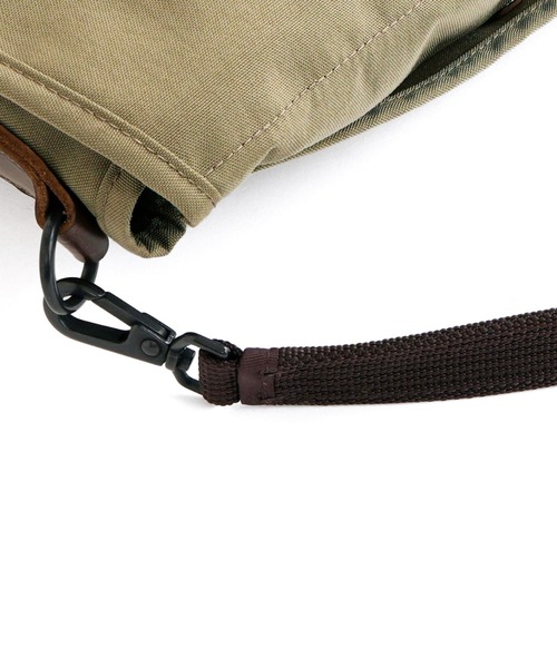 STANDARD SUPPLY（スタンダードサプライ）の「アーツアンドクラフツ / CORDURA SPAN コーデュラスパン / HUNTING SHOULDER M ハンティングショルダーM（ショルダーバッグ・メンズ・ダークベージュ/ブラック・FREE）」の6枚目の写真