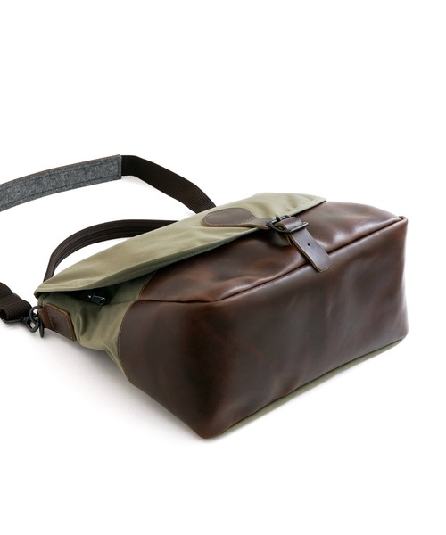 STANDARD SUPPLY（スタンダードサプライ）の「アーツアンドクラフツ / CORDURA SPAN コーデュラスパン / HUNTING SHOULDER M ハンティングショルダーM（ショルダーバッグ・メンズ・ダークベージュ/ブラック・FREE）」の13枚目の写真