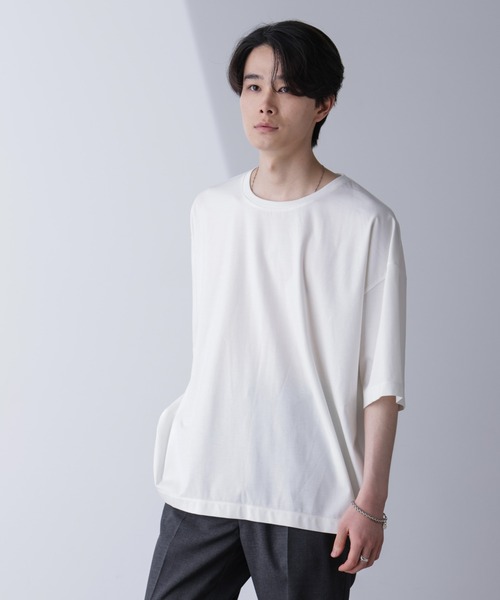 NANO universe(ナノユニバース)の「ルーズネックビッグTシャツ 半袖(Tシャツ/カットソー・メンズ・ホワイト/チャコール・M/L)」の1枚目の写真