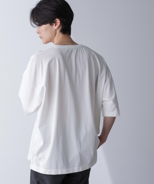 NANO universe(ナノユニバース)の「ルーズネックビッグTシャツ 半袖(Tシャツ/カットソー・メンズ・ホワイト/チャコール・M/L)」の19枚目の写真