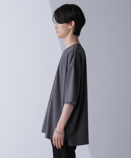 NANO universe(ナノユニバース)の「ルーズネックビッグTシャツ 半袖(Tシャツ/カットソー・メンズ・ホワイト/チャコール・M/L)」の8枚目の写真