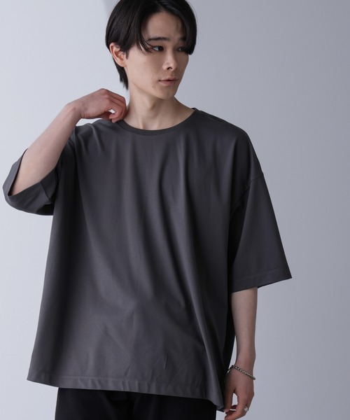NANO universe(ナノユニバース)の「ルーズネックビッグTシャツ 半袖(Tシャツ/カットソー・メンズ・ホワイト/チャコール・M/L)」の15枚目の写真