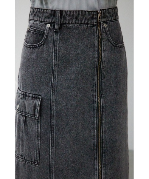 AZUL by moussy（アズールバイマウジー）の「96ケミカルウォッシュロングカーゴスカート（デニムスカート・レディース・ブラック/ブルー・SMALL/MEDIUM）」の3枚目の写真