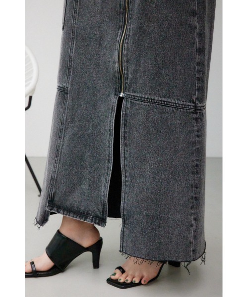 AZUL by moussy（アズールバイマウジー）の「96ケミカルウォッシュロングカーゴスカート（デニムスカート・レディース・ブラック/ブルー・SMALL/MEDIUM）」の22枚目の写真