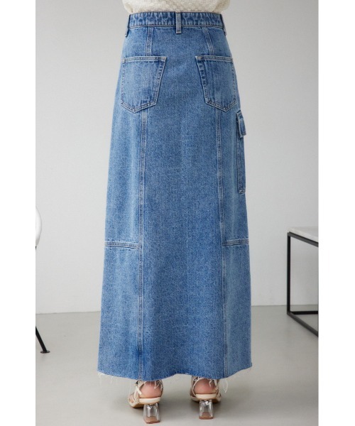 AZUL by moussy（アズールバイマウジー）の「96ケミカルウォッシュロングカーゴスカート（デニムスカート・レディース・ブラック/ブルー・SMALL/MEDIUM）」の15枚目の写真