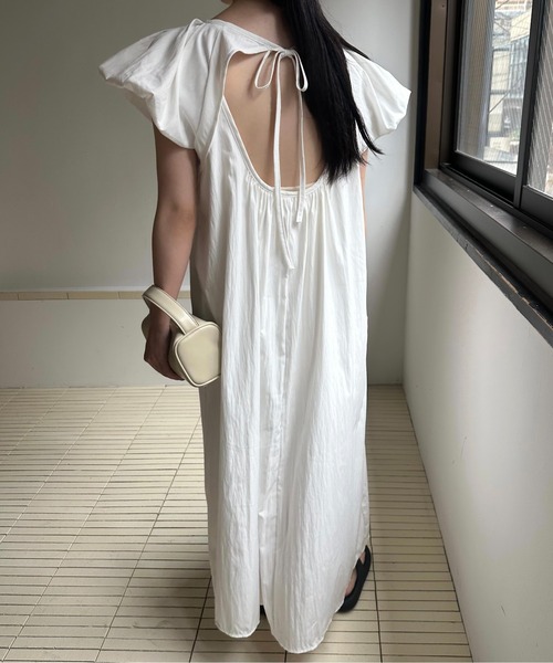 lawgy(ラウジー)の「back open mini puff sleeve op / バックオープンミニパフスリーブワンピ(ワンピース・レディース・ホワイト/ブラック/ベージュ・FREE)」の14枚目の写真