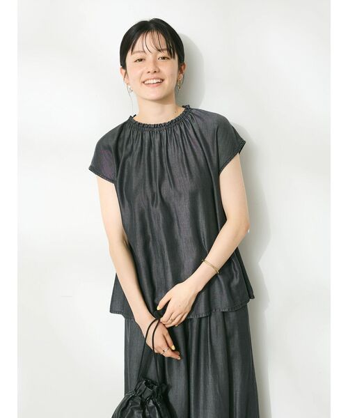 CRAFT STANDARD BOUTIQUE(クラフトスタンダードブティック)の「やわらかデニム風フレンチスリーブブラウス(シャツ/ブラウス・レディース・ブラック/インディゴブルー・FREE)」の5枚目の写真