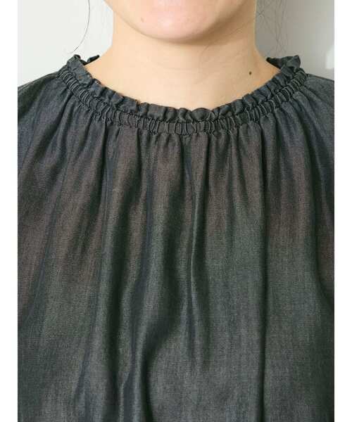 CRAFT STANDARD BOUTIQUE(クラフトスタンダードブティック)の「やわらかデニム風フレンチスリーブブラウス(シャツ/ブラウス・レディース・ブラック/インディゴブルー・FREE)」の8枚目の写真