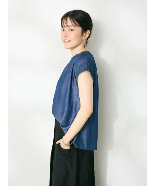 CRAFT STANDARD BOUTIQUE(クラフトスタンダードブティック)の「やわらかデニム風フレンチスリーブブラウス(シャツ/ブラウス・レディース・ブラック/インディゴブルー・FREE)」の15枚目の写真