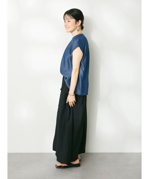 CRAFT STANDARD BOUTIQUE(クラフトスタンダードブティック)の「やわらかデニム風フレンチスリーブブラウス(シャツ/ブラウス・レディース・ブラック/インディゴブルー・FREE)」の18枚目の写真