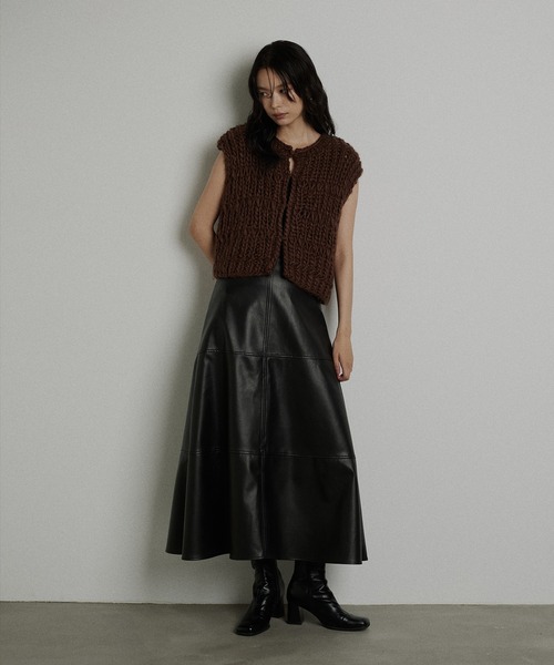 hellam（へラム）の「ハンドニットロービングベスト（ベスト・レディース・アイボリー/ブラック/ブラウン・FREE）」の5枚目の写真