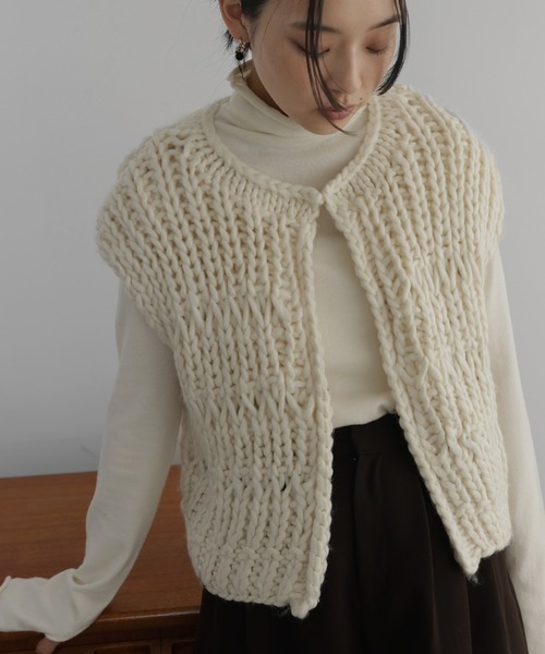 hellam（へラム）の「ハンドニットロービングベスト（ベスト・レディース・アイボリー/ブラック/ブラウン・FREE）」の13枚目の写真