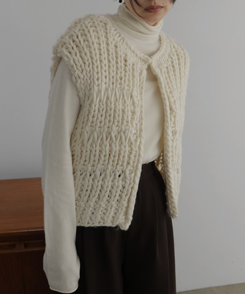 hellam（へラム）の「ハンドニットロービングベスト（ベスト・レディース・アイボリー/ブラック/ブラウン・FREE）」の16枚目の写真
