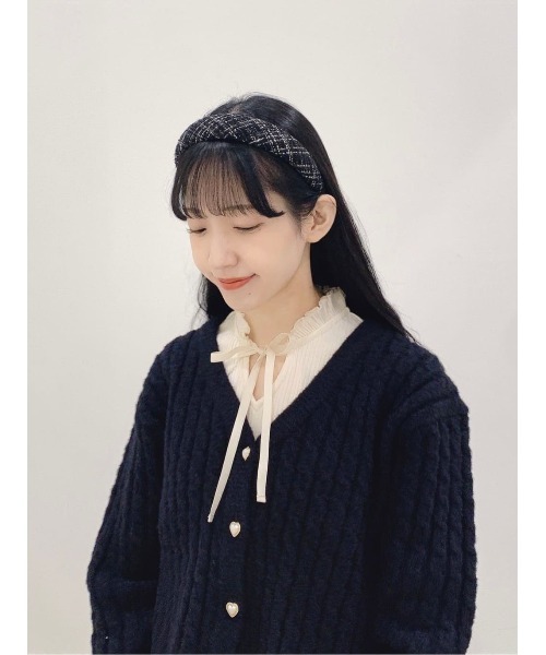 F i.n.t（フィント）の「クラシカルアソートカチューシャ/F&A/fint　フィント（カチューシャ・レディース・ブラック×ブラック/ブルーグレー/ブラック・FREE）」の2枚目の写真