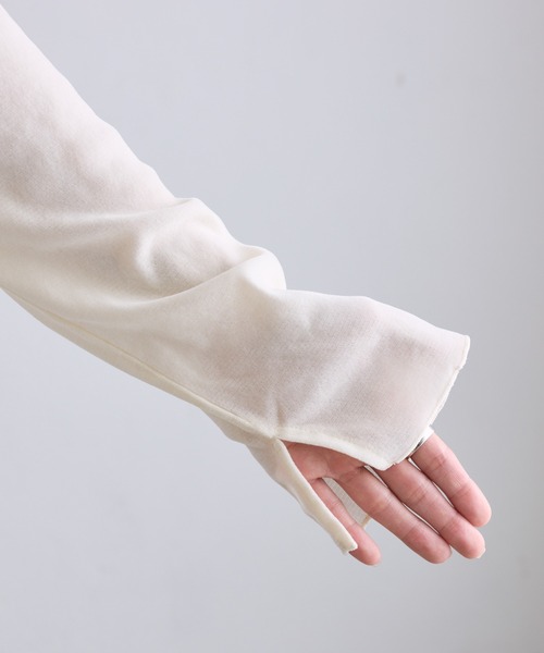 PUAL CE CIN(ピュアルセシン)の「ナイロンチュールベロアクルーネックトップス(Tシャツ/カットソー・レディース・アイボリー/グレー・FREE)」の17枚目の写真