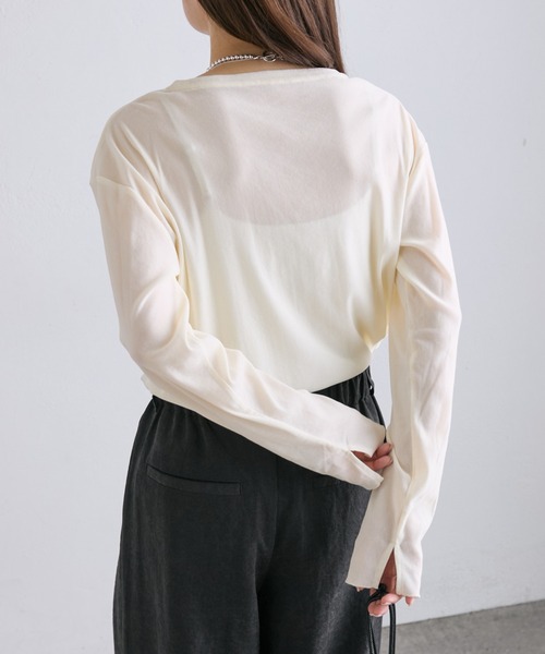 PUAL CE CIN(ピュアルセシン)の「ナイロンチュールベロアクルーネックトップス(Tシャツ/カットソー・レディース・アイボリー/グレー・FREE)」の5枚目の写真