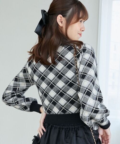 MAJESTIC LEGON（マジェスティックレゴン）の「プチリボンチェックニット（ニット/セーター・レディース・ブラック系その他/ホワイト系その他2/ベージュ系その他2・MEDIUM）」の18枚目の写真