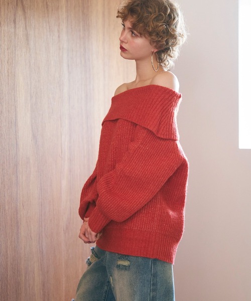 coca(coca)(コカ)の「【WEB限定セール】オフショルダーニット(ニット/セーター・レディース・チャコール/レッド・L/M)」の3枚目の写真