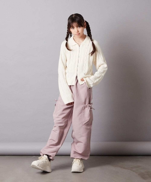 a.v.v（アーヴェヴェ）の「[140-150]襟付きダブルジップデザインニット（ニット/セーター・キッズ・アイボリー/ライトピンク・150/140）」の17枚目の写真