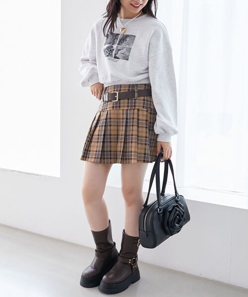 MAJESTIC LEGON(マジェスティックレゴン)の「アソートビジューネコスウェット(スウェット・レディース・C/B/A・MEDIUM)」の4枚目の写真