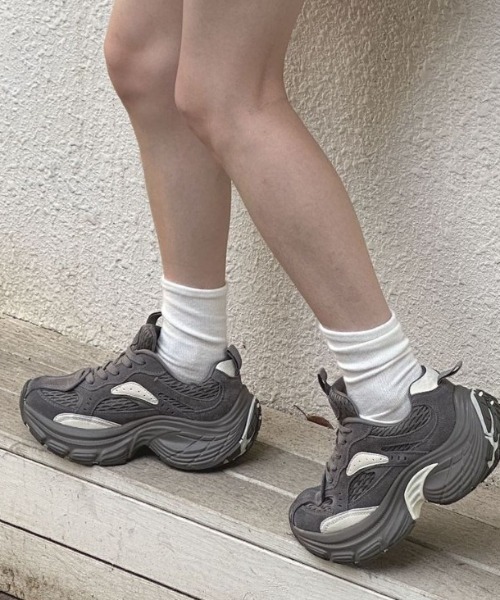 Vipoa(ヴィポア)の「mesh high-tech sneakers(スニーカー・レディース・ブラウン/グレー/ブラック・SMALL/MEDIUM/LARGE)」の8枚目の写真