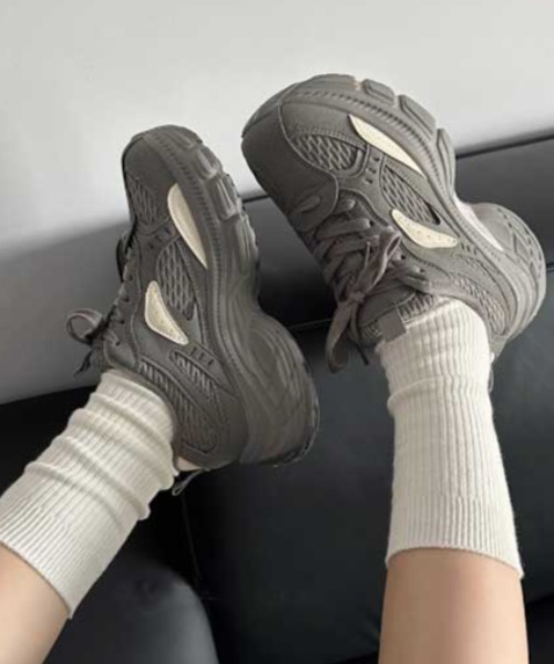 Vipoa(ヴィポア)の「mesh high-tech sneakers(スニーカー・レディース・ブラウン/グレー/ブラック・SMALL/MEDIUM/LARGE)」の4枚目の写真