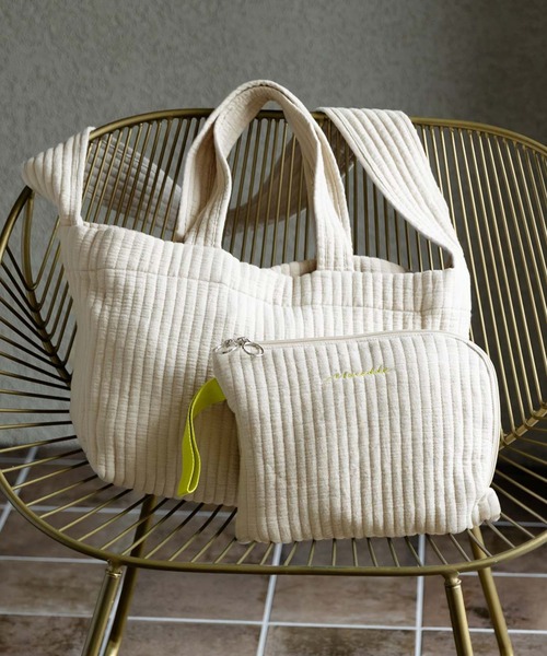 フェリシモMama（フェリシモママ）の「Ｍｏｒｅｄｄｅ　軽くて大容量　手ざわりが心地いいキルティングマザーズトートバッグ（マザーズバッグ・レディース・ライトベージュ/グレー系その他・ONE SIZE）」の12枚目の写真