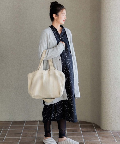 フェリシモMama（フェリシモママ）の「Ｍｏｒｅｄｄｅ　軽くて大容量　手ざわりが心地いいキルティングマザーズトートバッグ（マザーズバッグ・レディース・ライトベージュ/グレー系その他・ONE SIZE）」の14枚目の写真