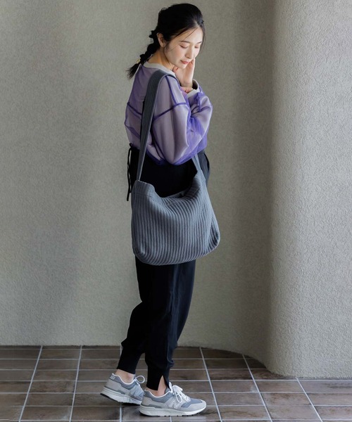 フェリシモMama（フェリシモママ）の「Ｍｏｒｅｄｄｅ　軽くて大容量　手ざわりが心地いいキルティングマザーズトートバッグ（マザーズバッグ・レディース・ライトベージュ/グレー系その他・ONE SIZE）」の8枚目の写真