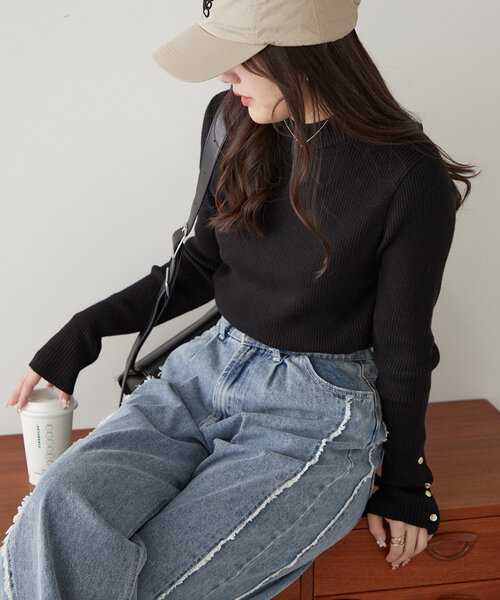 Remind me and forever（リマインドミーアンドフォーエバー）の「袖ボタンハイネックリブニットプルオーバー（ニット/セーター・レディース・ブラック/グリーン/アイボリー/レンガ・FREE）」の13枚目の写真