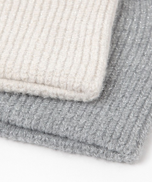 LEPSIM(レプシィム)の「畦編みラメニットビーニー 247806(ニットキャップ/ビーニー・レディース・グレー/アイボリー/ブラック・ONE SIZE)」の5枚目の写真