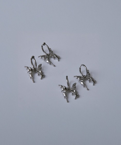 Ellno Loset（エルノロゼット）の「シルバーバタフライイヤリング/両耳用（イヤリング・メンズ・シルバー・FREE）」の6枚目の写真