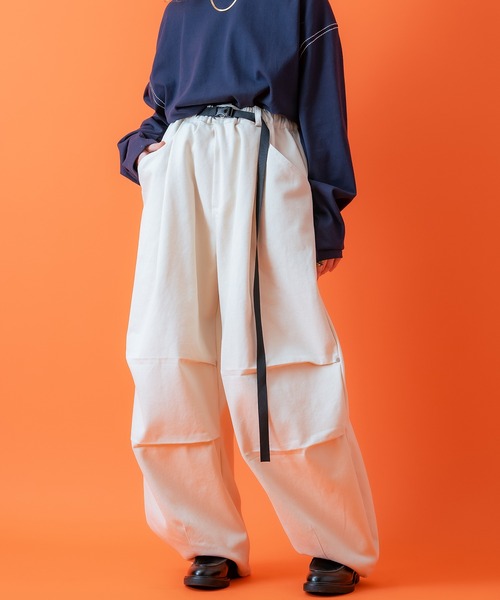 a.p.o.v.(エーピーオービー)の「a.p.o.v. ロングベルトタック変形バレルレッグワイドデニムパンツ(デニムパンツ・メンズ・ネイビー/ブラック/アイボリー・ONESIZE)」の13枚目の写真