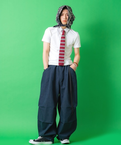 a.p.o.v.(エーピーオービー)の「a.p.o.v. ロングベルトタック変形バレルレッグワイドデニムパンツ(デニムパンツ・メンズ・ネイビー/ブラック/アイボリー・ONESIZE)」の20枚目の写真